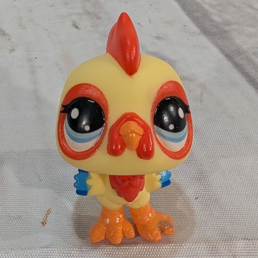 Hasbro Yellow Plastic Rooster Littlest Pet Shop Special Edition Action Figure